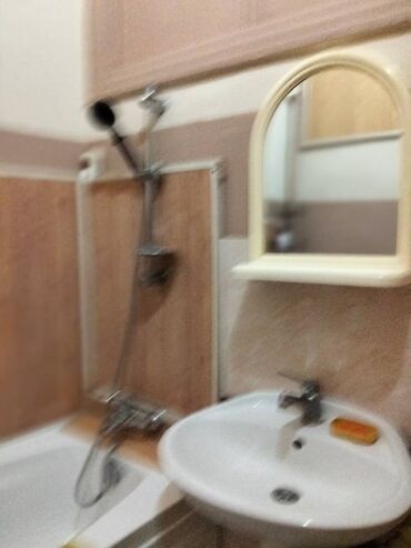 Uzunmüddətli kirayə mənzillər: Xətai Rayonu NZS Qəsəbəsi Babək Prospekti Gəncə Mərasim Evi 2 otaq — 15