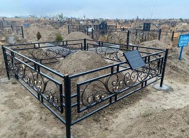деревянная ограда на могилу: Кресттерди жасоо, Мүрзөнүн үстүн беттөө, Тактачаларды жасоо | Жыгач, Габбро, Мрамор | Жасалгалоо