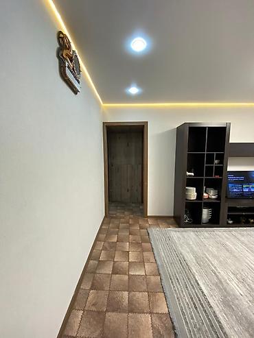 104: 3 комнаты, 56 м², 4 мкр 104 серия, 1 этаж — 2