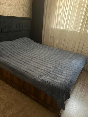 setqa kravat: İkinəfərlik çarpayı