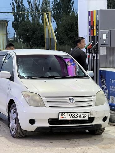 ion машина: Toyota Ist: 2003 г., Автомат, Бензин, Хэтчбэк — 2