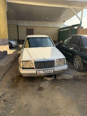 Mercedes-Benz: Mercedes-Benz W124: 1993 г., 2.2 л, Механика, Бензин, Седан