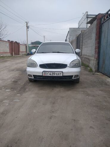 экономичные машины: Daewoo Nubira: 2000 г., 1.8 л, Автомат, Бензин, Седан