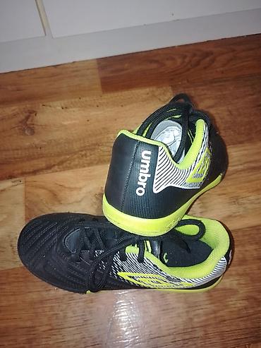 Patike: Umbro dečije patike za fudbal u sali (futsal) - Model: Umbro indoor - — 1