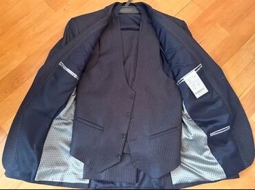 Kostyumlar: MİNİ ZOLAQLI-40m Ölçüsü-48 Drop-6 Ramzotti firması Tünd göy rəngdə — 2