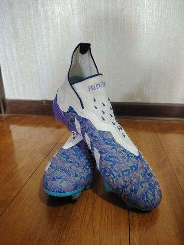 Krasofkalar və idman ayaqqabıları: Məhsul: Adidas Predator kramponları - Modell: Predator (bağcıqsız — 4