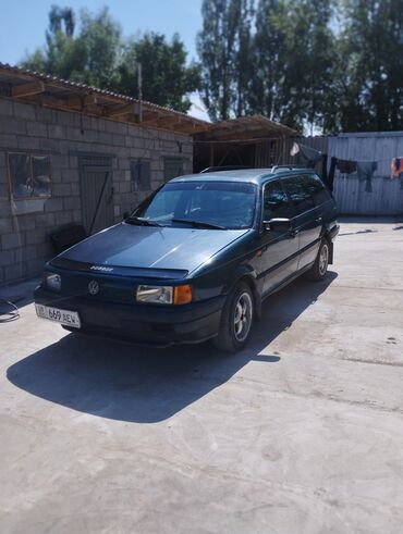 обмен машин ключ на ключ: Volkswagen Passat: 1990 г., 1.8 л, Механика, Бензин, Универсал