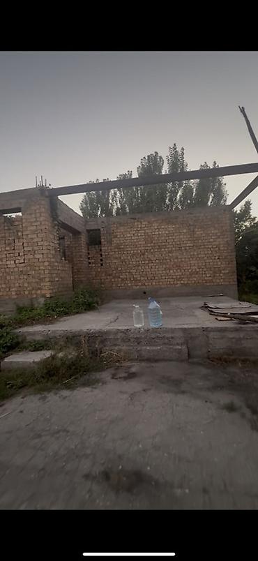 недостроенные дома в бишкеке: Продаётся участок с жилым домом и недостроем. - Жилой одноэтажный дом — 3