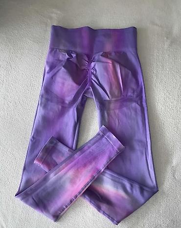 odece: Ženske sportske helanke – tie-dye ljubičaste - Model: bešavne — 4