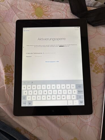 Tableti: Na prodaju ipad za delove  Imaju iCloud  Cena 20€ komad  Broj telefona — 7