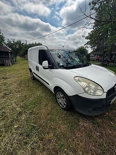 Fiat: Fiat Doblo Benzin+metan. Karoserija i prostor za teret: - Zatvoreni — 2