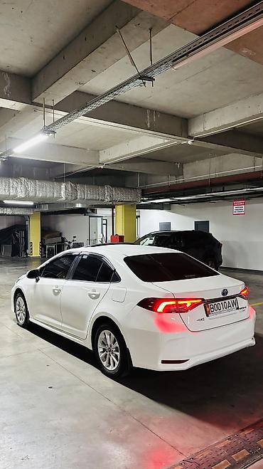 Toyota: Toyota Corolla: 2020 г., 1.8 л, Автомат, Гибрид, Седан — 5