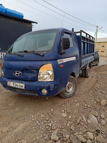 грузовой авто: Hyundai Porter II, малотоннажный бортовой грузовик. - Кабина — 10