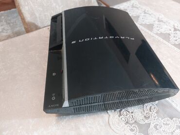 PS3 (Sony PlayStation 3): Salam ps 3 fat model qirmizi isigi yanir acilmir ustunde hecne