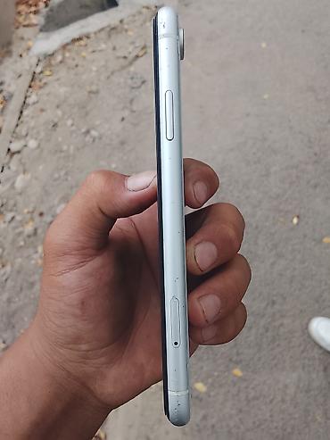 iphone xр: Apple iPhone XR, белый цвет. Основные характеристики: - Экран 6.1" — 2