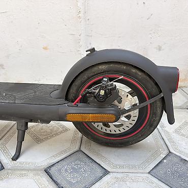 elektirikli samakat: İşlənmiş Elektrik samokat 10", 501 - 750 Vt, 16 - 25 km/s, Ünvandan götürmə — 7