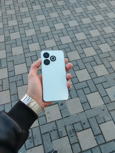 телефон fly bl4041: Infinix Smart 8, 128 ГБ, цвет - Белый, Кнопочный, Face ID