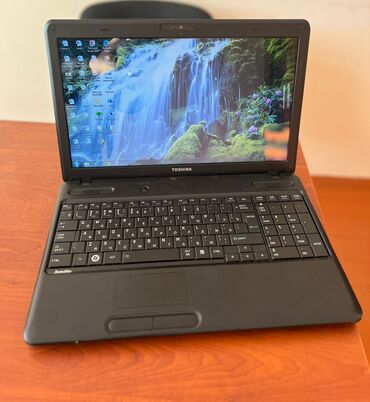 klaviatura: Toshiba Satellite noutbuku - Ekran: 15.6" geniş ekran, parlama