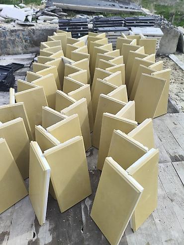 Фасадные сэндвич панели: Декоративные 3D‑панели/плитка для отделки стен Описание: - Белые — 11