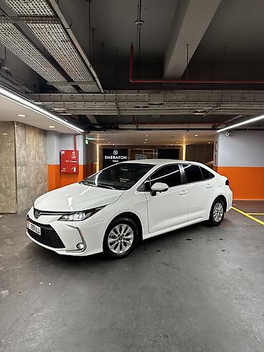 hongqi ehs9: Toyota Corolla: 2020 г., 1.8 л, Вариатор, Гибрид, Седан — 1