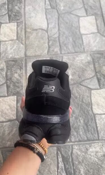 Patike: New Balance 9060 patike

Novo
Brojevi 36 do 40

fb Moja Kupovina 1 — 9