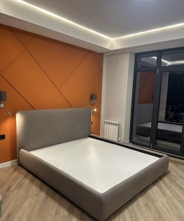 диваны двухспальные: Двуспальная кровать, С мягким изголовьем, длина - 200 см