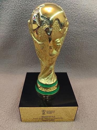 dəmir halqa: 2018 FIFA World Cup Russia xatirə kuboku (miniatura) dəmir.mermer. - — 2