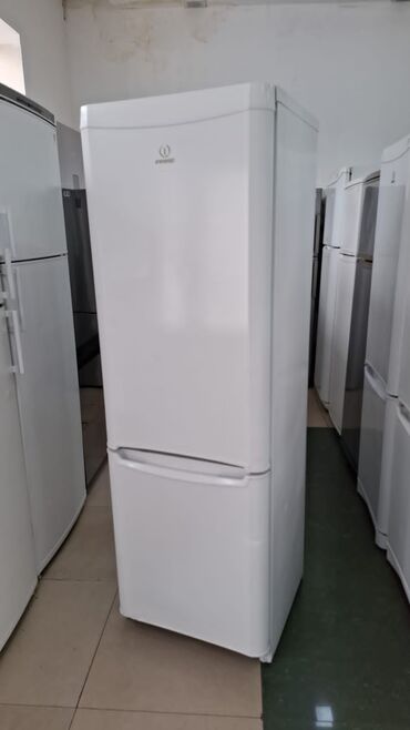 Маслобойки: 2 двери Indesit Холодильник Продажа, цвет - Белый