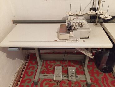 Швейные машины: Швейная машина Полуавтомат
