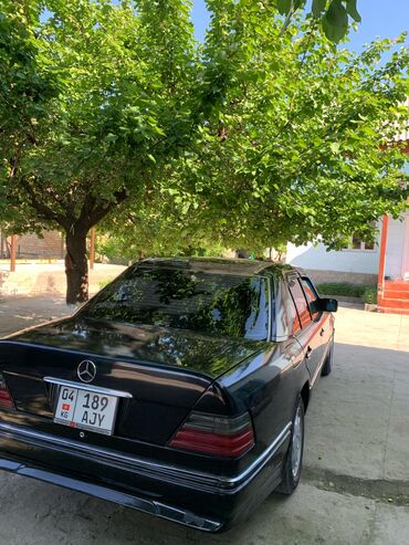 Mercedes-Benz: Mercedes-Benz W124: 1993 г., 2.2 л, Механика, Бензин, Седан — 5