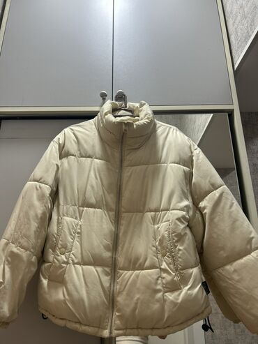 женские стеганные куртки: Пуховик куртка, PULL&BEAR, S