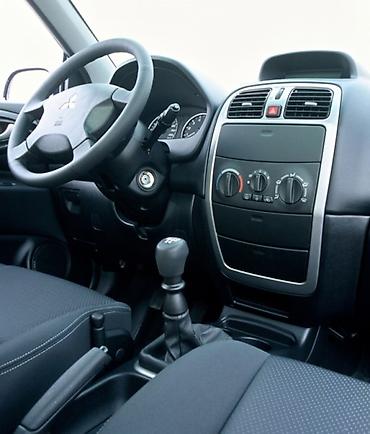 Продаю САЛОН и переднюю панель от "Mitsubishi Space Star" рестайлинг