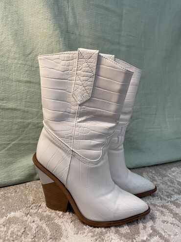 обувь женская деми: Сапоги, 36.5, цвет - Белый
