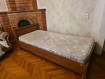divarda kitab refi: Carpayi 2 si 140 azn
Tek tek 70 azn Azadliq metrosu yani lale 2 kod 42 — 1