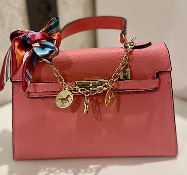 брендовые сумки: Продам сумки в хорошем состоянии: •MIU MIU Цена-800с + (цеп,кожаный — 4