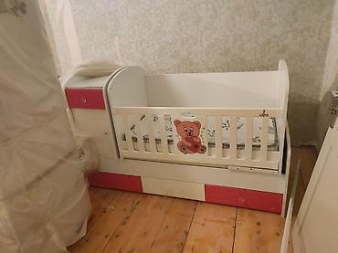 Колыбели: Uşaq beşiyi – yan dolablı və aşağı çekmecəli model - Rəng: ağ və — 1