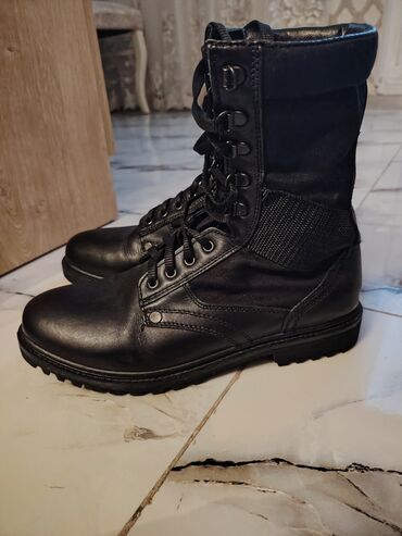 bot ayaqqabi: Salam batinka satiram 41 razmerdir ünvan Nermanov rayon montin bazarı