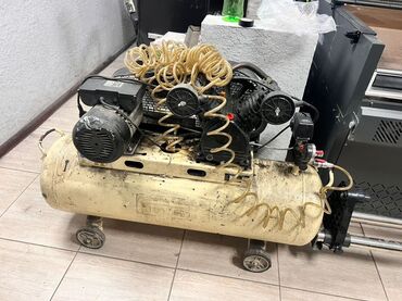 чемодан инструмент: Компрессор Для покраски, Электрический, Поршневой