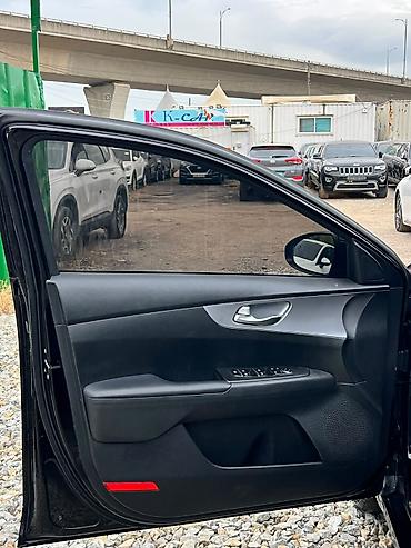 passat b 8: Kia K3: 2021 г., Седан — 10