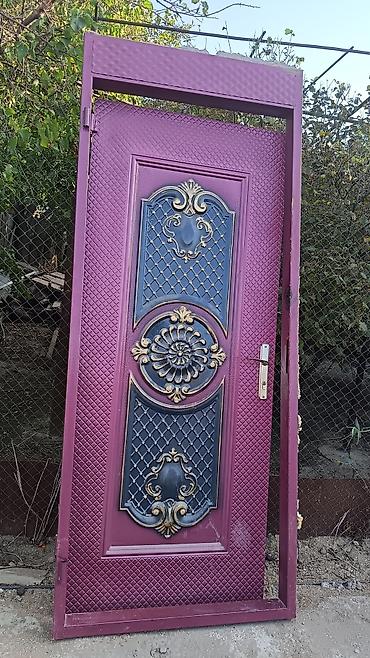 Metal qapı – dekorativ naxışlı, çərçivə ilə birlikdə - Material: tam