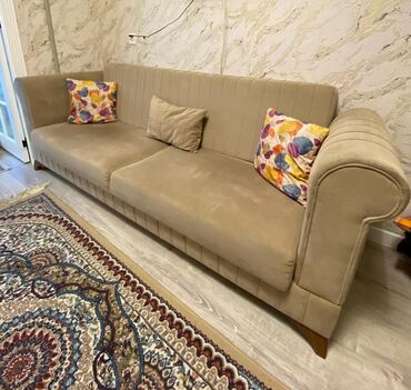 Sifarişlə masa və oturacaq dəstləri: Künc divan, İşlənmiş, Açılan, Bazasız