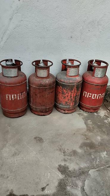 Продаю 4 газовых баллона с редукторами. Цена за один баллон. 2500 сом