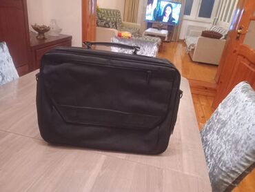 Samovarlar: Satılır: Məişət və geyim əşyaları paketi 1) Elektrik samovarı - — 7