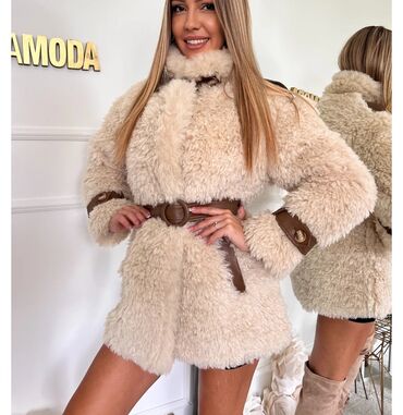 Krzneni kaputi: One size, Sa postavom, bоја - Mlečno-bela — 10