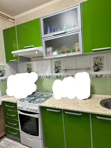 мебельная: Кухонный гарнитур, цвет - Зеленый, Б/у