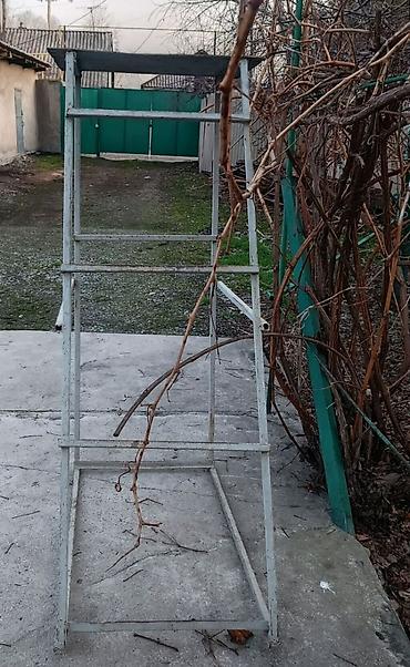 фоторамки: Складная стремянка-лестница, Материал: Металл, Б/у, Для дома, Высота: До 2 м — 1