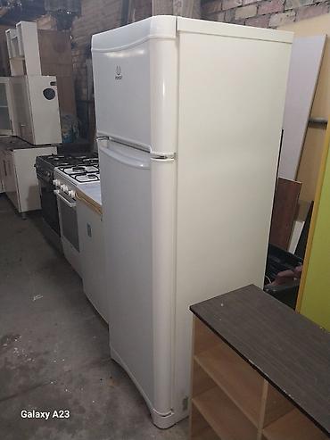 Холодильники: Холодильник Indesit, Двухкамерный — 2