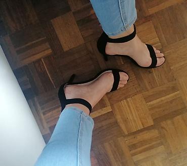 size 6 in eu: Elegantne ženske sandale na potpeticu - Boja: crna - Model: otvoreni — 1