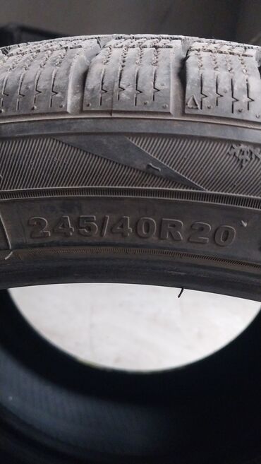 Шины: 245/40R20 2шт. В хорошем 275/35R20 2шт состоянии 275/30R19 1ш