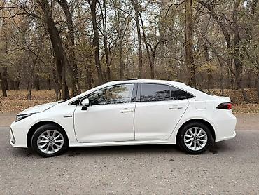 toyota priys: Toyota Corolla: 2021 г., 1.8 л, Вариатор, Гибрид, Седан — 4